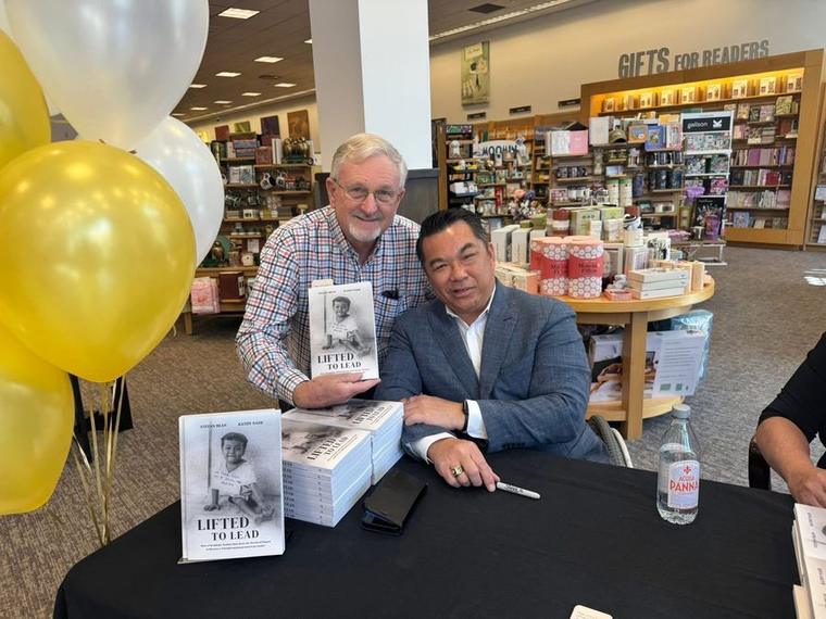 A book signing queue